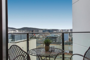 Central Canberra 2-Bed with Gym & BBQ Area